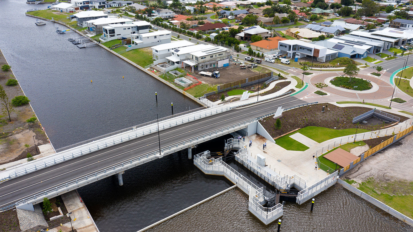 Spitfire Banks Drive Bridge, Lock and Weir