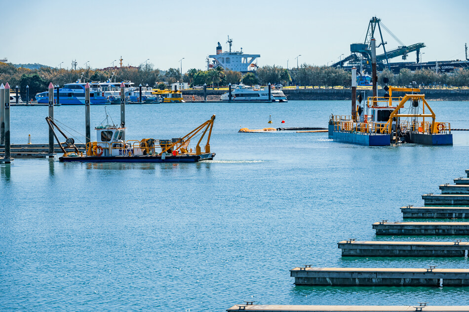 Gladstone Marina Maintenance Lumstrum Dredging