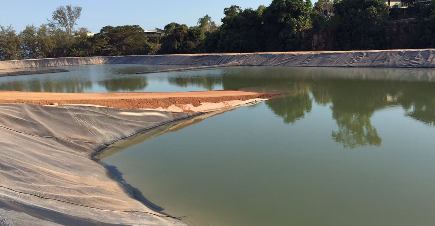 HMAS Coonawarra synchrolift dredging